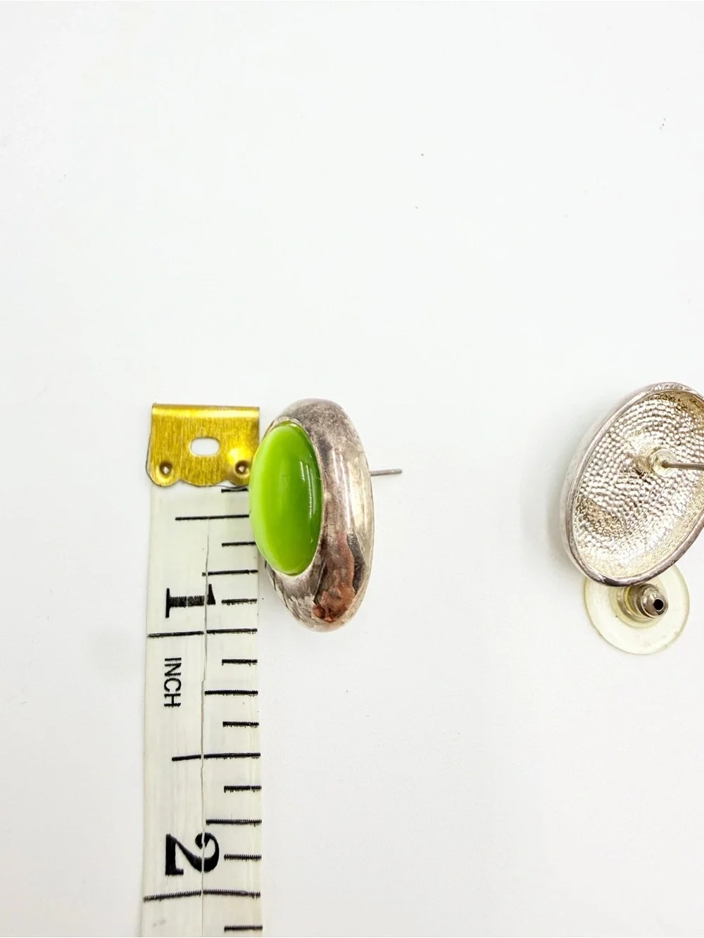 Vintage Lime Green Cat’s Eye Cabochon Oval Stud Earrings - Picture 8 of 8